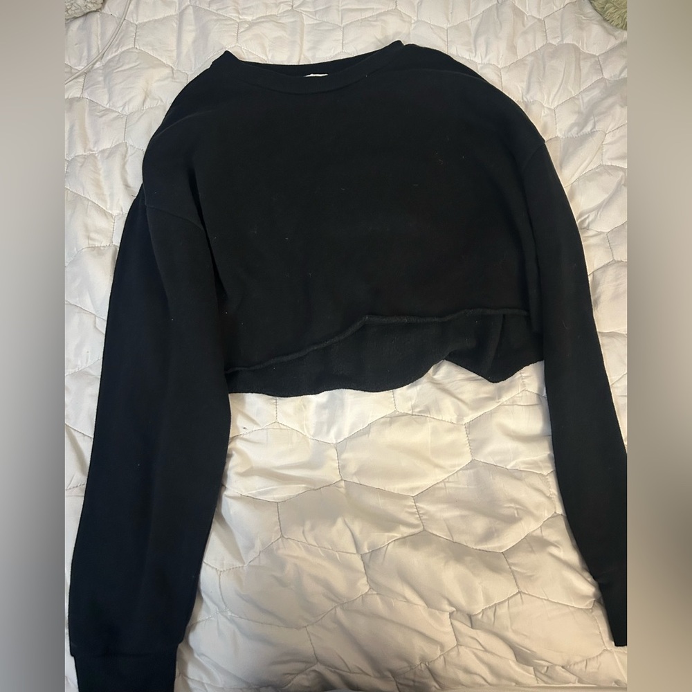 Black Cropped Sweatshirt